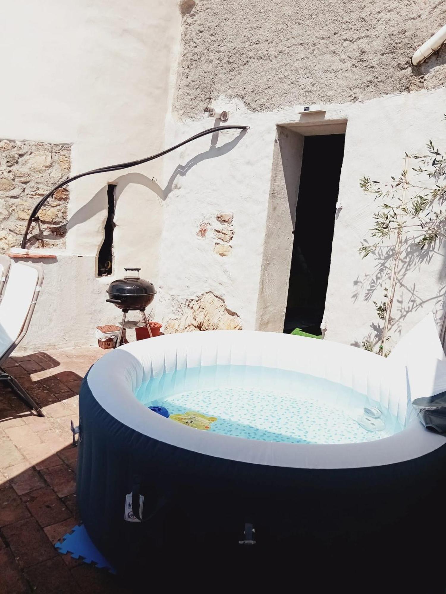 Comfortable Apartment With Sea View In Falcinello Bagian luar foto