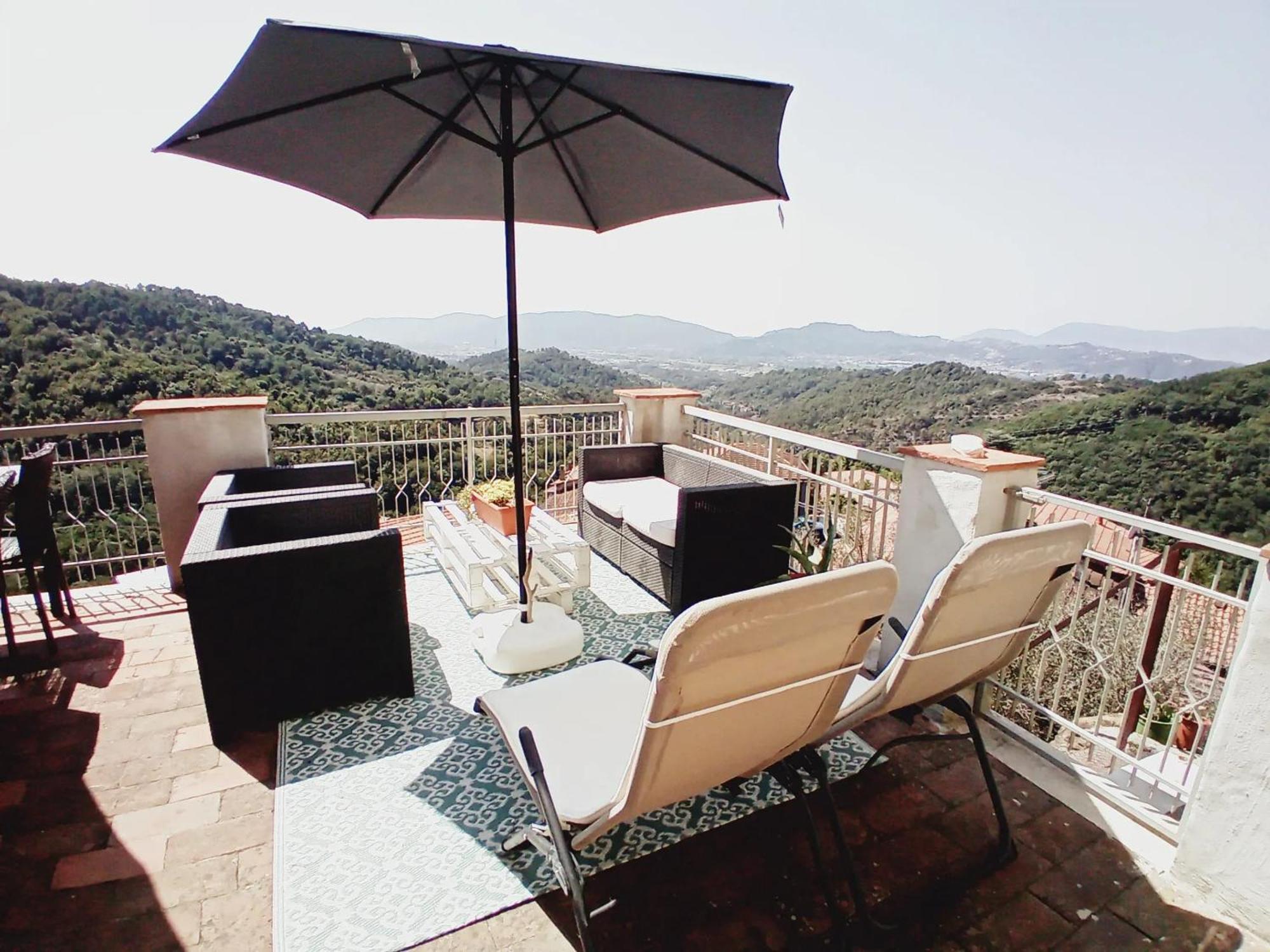 Comfortable Apartment With Sea View In Falcinello Bagian luar foto