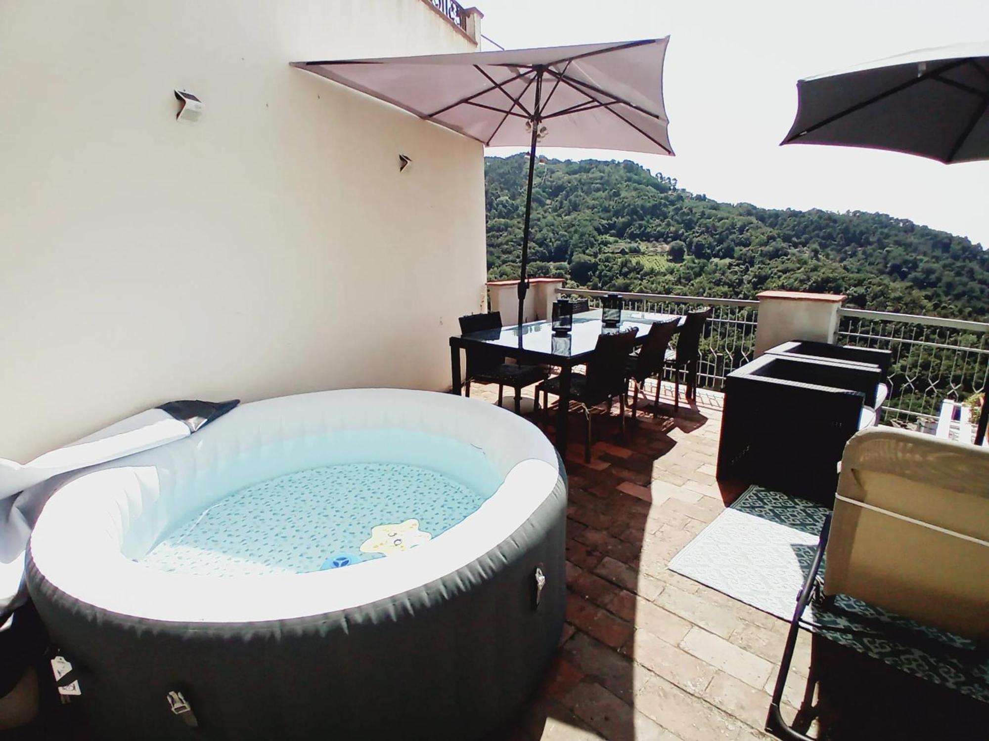 Comfortable Apartment With Sea View In Falcinello Bagian luar foto